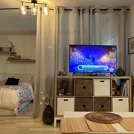Superbe A 5 Minutes Du Metro Apartment
