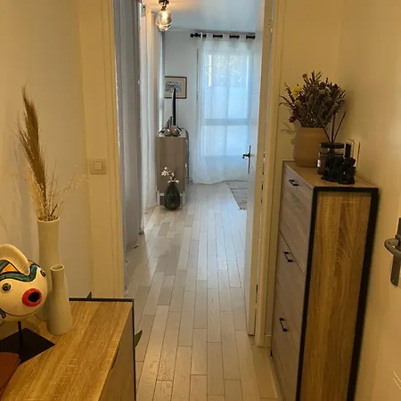 Superbe A 5 Minutes Du Metro Apartment *
